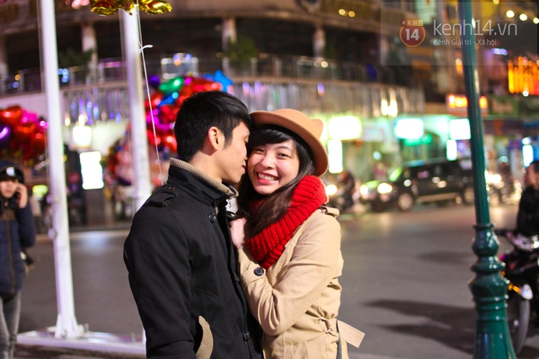 Những nụ h&ocirc;n "ngọt lịm" trong đ&ecirc;m Valentine của teen Việt 1