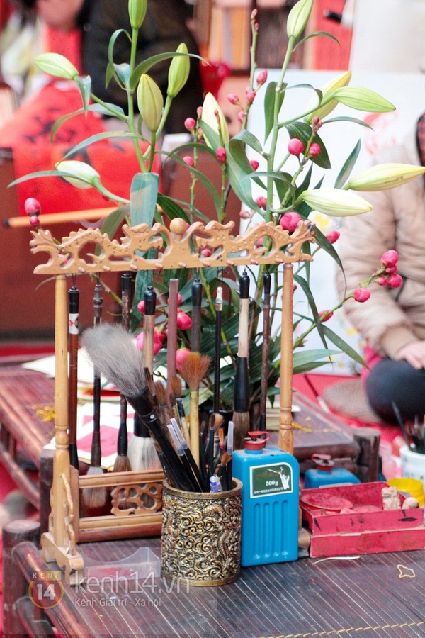 Huyền My, Ngọc Qu&yacute; dạo phố đầu năm, xin chữ &ocirc;ng đồ 10