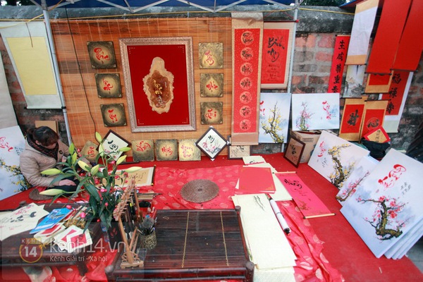 Huyền My, Ngọc Qu&yacute; dạo phố đầu năm, xin chữ &ocirc;ng đồ 12