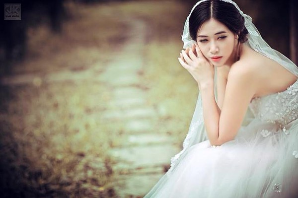 Ngắm loạt ảnh các hot girl Việt mặc váy cưới siêu xinh 10