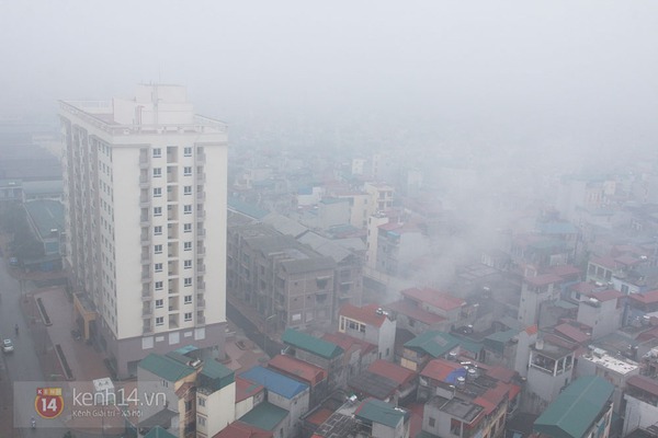 Chùm ảnh: Hà Nội chìm trong màn sương mù dày đặc chiều nay 2