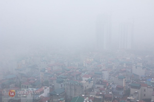 Chùm ảnh: Hà Nội chìm trong màn sương mù dày đặc chiều nay 3