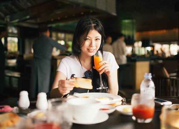 Kh&oacute; tin vẻ đẹp kh&ocirc;ng tuổi của mỹ nh&acirc;n U50 ở H&agrave; Nội 17