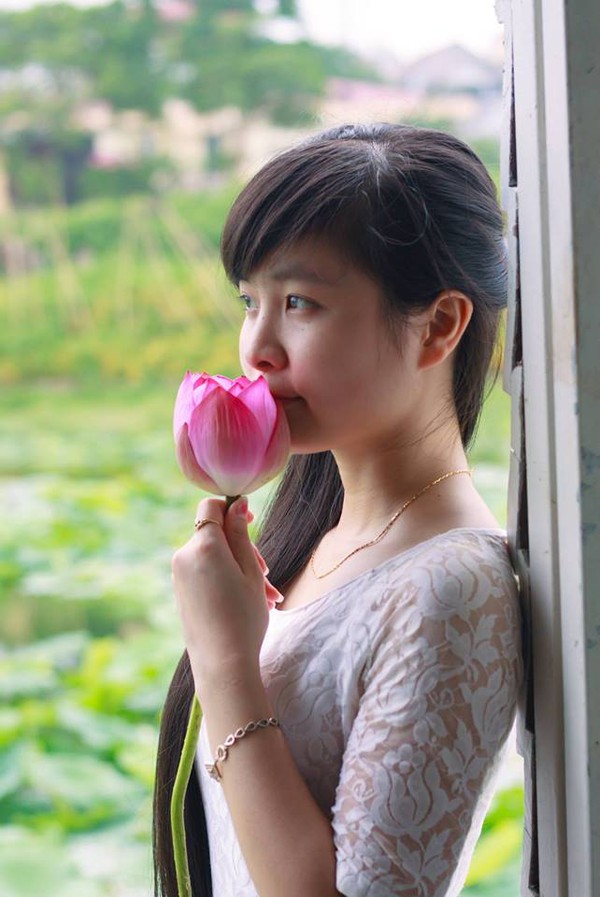 4 CĐV nữ Việt Nam xinh chẳng kém Á hậu Huyền My 7