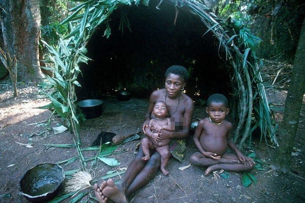 Bộ tộc người lùn Pygmy nổi tiếng "thấp bé nhẹ cân" 6