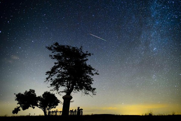 Ảnh độc: Mưa sao băng Perseid "tấn công" Trái đất 9