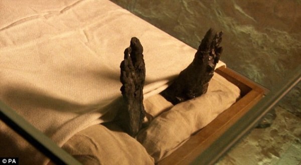 Kết quả khảo cổ mới về "x&aacute;c ướp lời nguyền" Tutankhamun 3