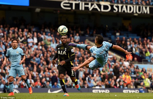 Aguero ghi 4 bàn trong chiến thắng "điên rồ" của Man City 2