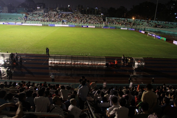 Trận đấu trên sân Thống Nhất của tuyển Việt Nam gặp sự cố mất điện 6