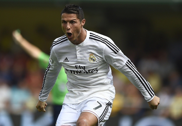 Ronaldo nhận hat-trick danh hiệu cá nhân tại La Liga 1