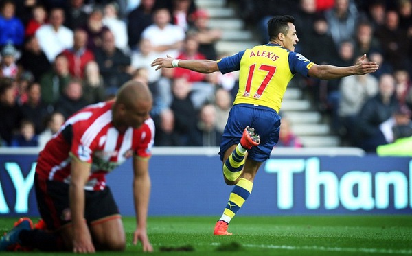 Sanchez ghi cú đúp, Arsenal khuất phục Sunderland 1