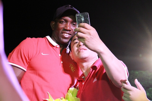 Cựu tiền đạo MU, Dwight Yorke đã có mặt tại Việt Nam 13