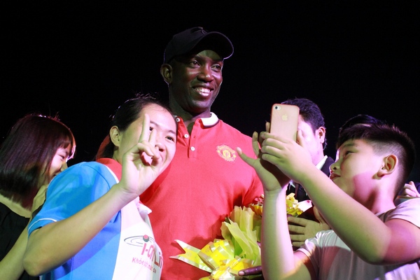 Cựu tiền đạo MU, Dwight Yorke đã có mặt tại Việt Nam 14