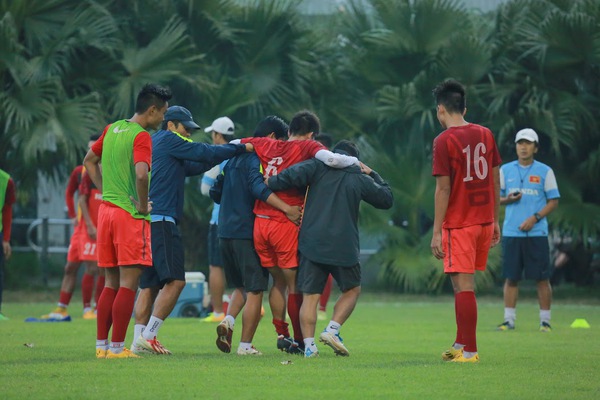 Điểm tin sáng 19/11: ĐTQG Việt Nam thiệt quân trước AFF Cup 2014 1