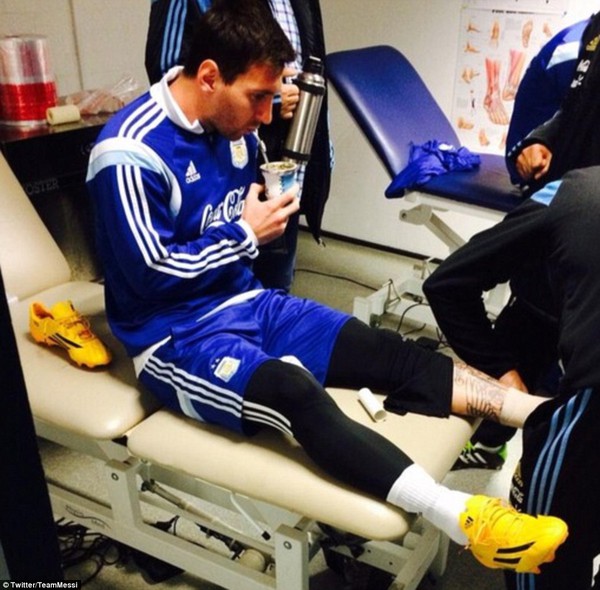 Ronaldo v&agrave; Messi tập luyện tại Anh, chuẩn bị đại chiến tr&ecirc;n s&acirc;n MU 4