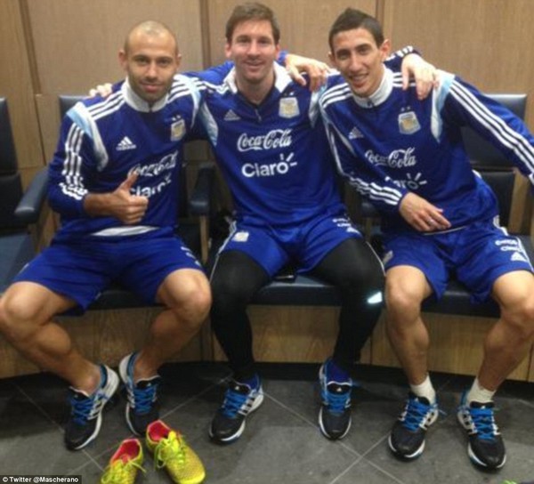 Ronaldo v&agrave; Messi tập luyện tại Anh, chuẩn bị đại chiến tr&ecirc;n s&acirc;n MU 5