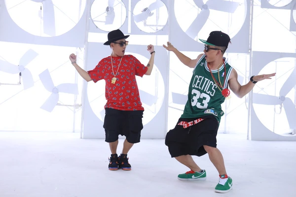 Mr. Đàm tung MV quay cùng fan từ Nam chí Bắc 6