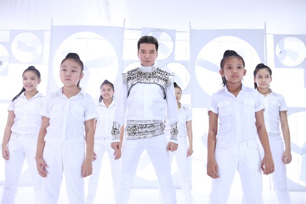 Mr. Đàm tung MV quay cùng fan từ Nam chí Bắc 10