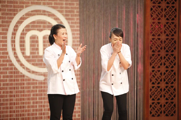 Lộ diện MasterChef m&ugrave;a 2 v&agrave; 17 ứng cử vi&ecirc;n Miss World Việt Nam 1