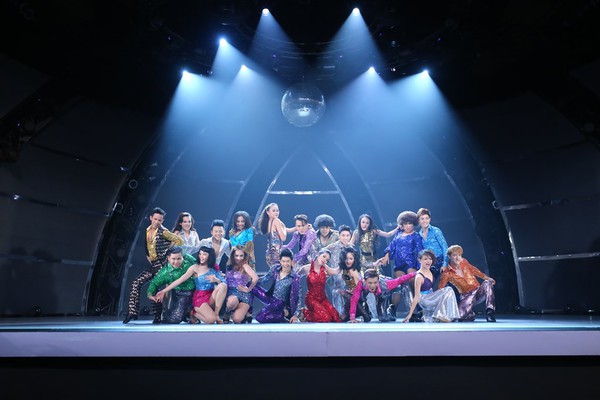 SYTYCD: Trấn Th&agrave;nh nức nở tạm biệt "c&aacute;nh tay trực thăng" 2