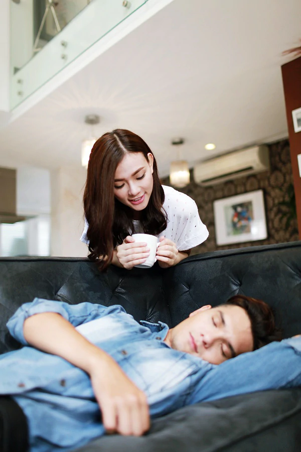 Thu Thủy hóa người vợ bị phản bội trong MV mới 1