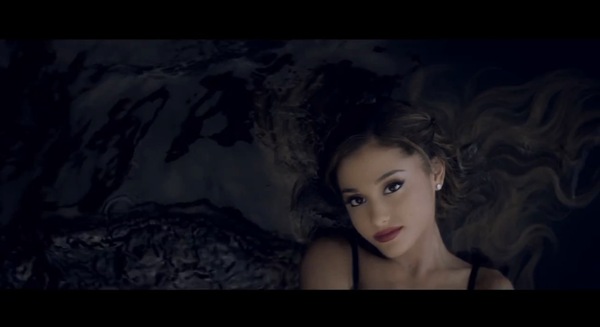 Selena Gomez, Lorde, Ariana Grande thi nhau tung MV mới 5