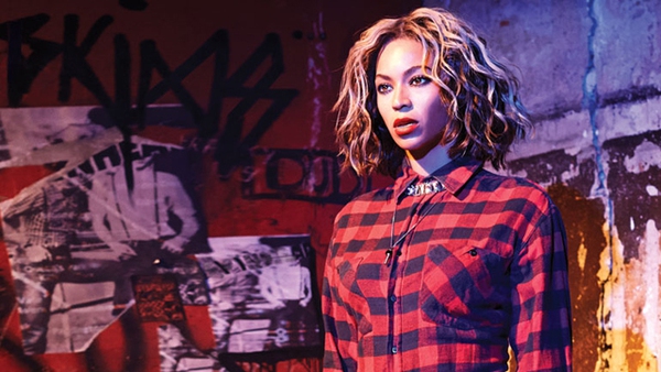 Beyoncé lại bất ngờ "tấn công" fan với album "mới mà cũ" 2