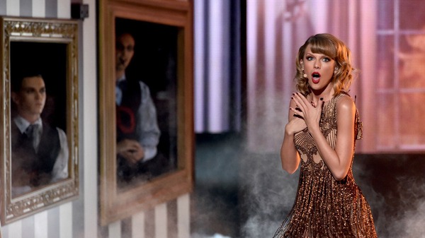 7 khoảnh khắc khó quên của Taylor Swift tại "AMAs 2014" 3