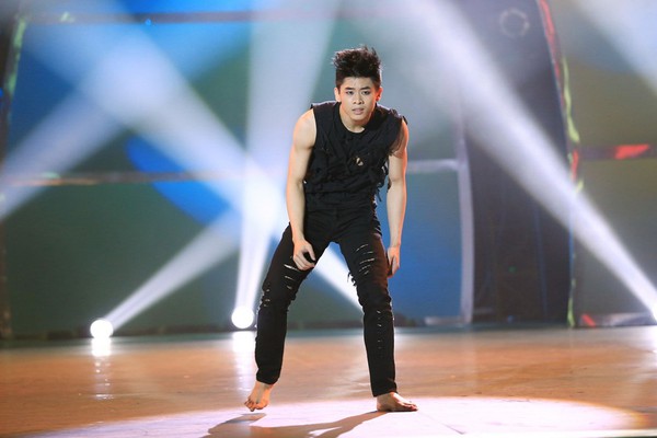 SYTYCD: "Vũ c&ocirc;ng 1 ch&acirc;n" bất ngờ g&acirc;y sốt 10