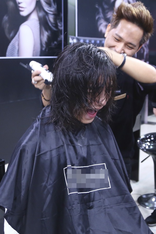 Next Top Model: Chàng Việt kiều khóc thét khi phải cắt tóc 4