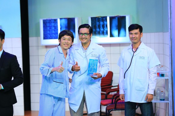 Drama bắt đầu d&acirc;ng l&ecirc;n tại Next Top Model v&agrave; Hoa kh&ocirc;i &aacute;o d&agrave;i 7