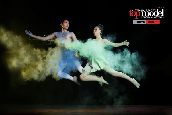 Next Top Model: C&aacute;c cặp người mẫu bắt đầu nảy sinh t&igrave;nh cảm 20