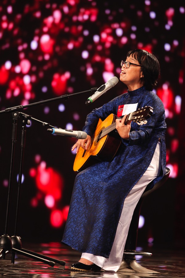 Nghe Uyên Linh "song ca" với "tiểu Uyên Linh" 7