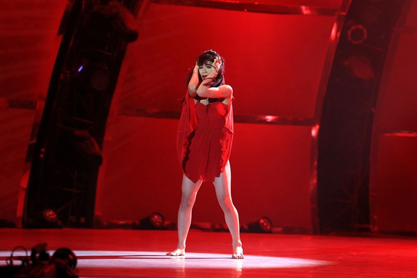 SYTYCD: "Vũ c&ocirc;ng 1 ch&acirc;n" bất ngờ g&acirc;y sốt 17