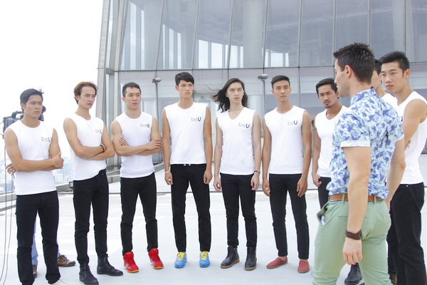 Next Top Model: Xuân Lan đưa top 16 lên cao 191m tập catwalk 8