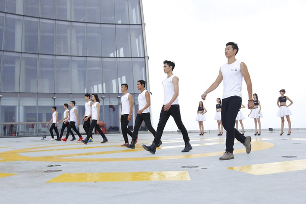 Next Top Model: Xuân Lan đưa top 16 lên cao 191m tập catwalk 17