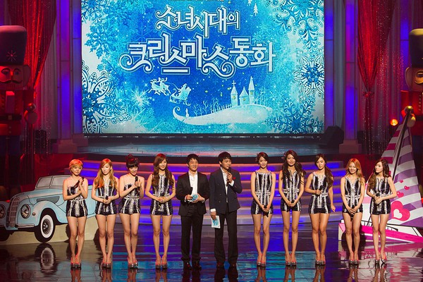 SNSD v&agrave; những Gi&aacute;ng sinh c&ograve;n đủ 9 th&agrave;nh vi&ecirc;n 4