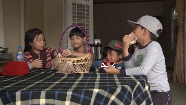 Bố ơi!: Ho&agrave;ng B&aacute;ch, Minh Khang c&atilde;i nhau nảy lửa v&igrave; đi xin tiền 18