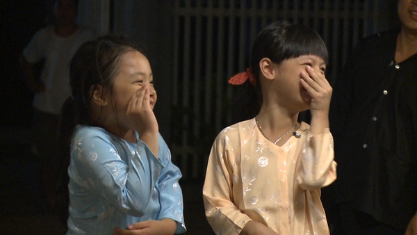 Bố ơi!: Bờm hóa "công chúa múa dẻo" khi tập cải lương 30