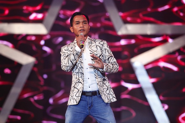 Uyên Linh - Quốc Thiên mang ca khúc mới đến "Vietnam's Got Talent" 1