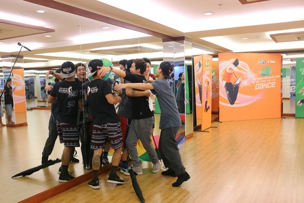 SYTYCD: Đ&ocirc;ng Nhi, Trung Qu&acirc;n sẵn s&agrave;ng biểu diễn tại đ&ecirc;m B&aacute;n kết 3