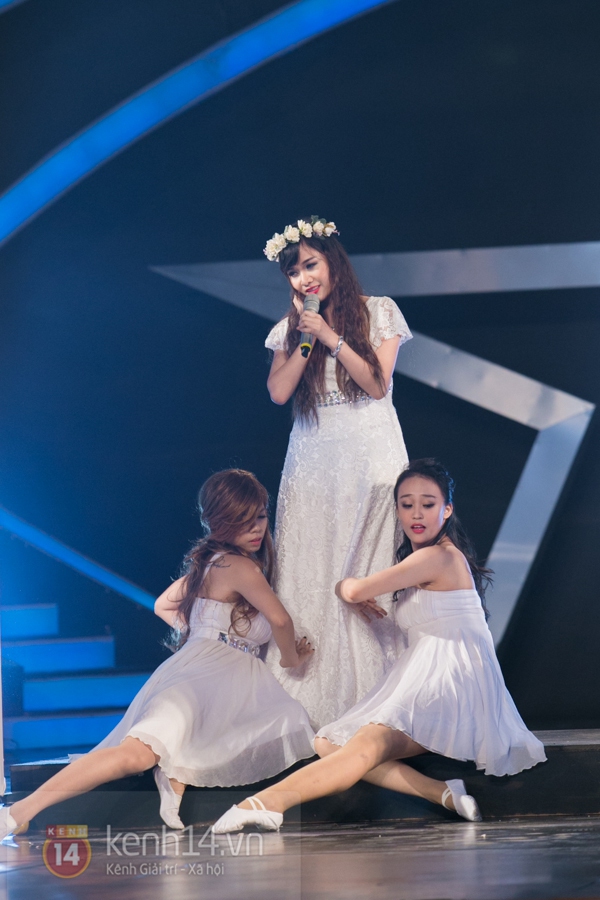 "Vietnam's Got Talent" tạm dừng trực tiếp vì sự cố màn hình 8