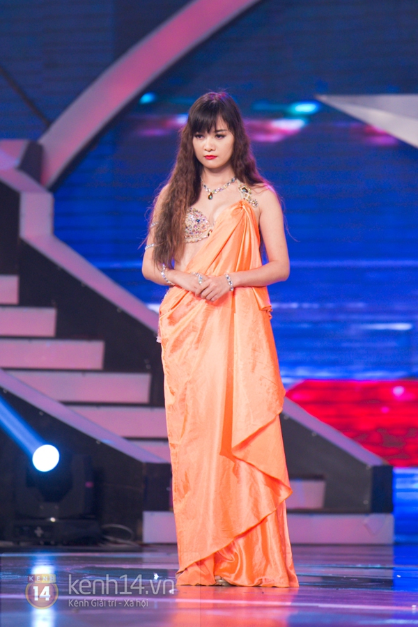 Vietnam's Got Talent: Uy&ecirc;n Linh thăng hoa với người y&ecirc;u tr&ecirc;n s&acirc;n khấu 13