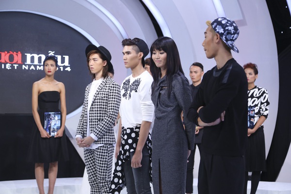 Next Top Model: Quang Hùng "chết lặng" khi "bạn gái" bị loại 16