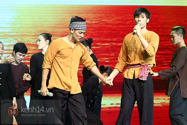 Quế V&acirc;n - Minh Thư "choảng nhau" v&igrave; c&ugrave;ng... m&ecirc; Lam Trường 9