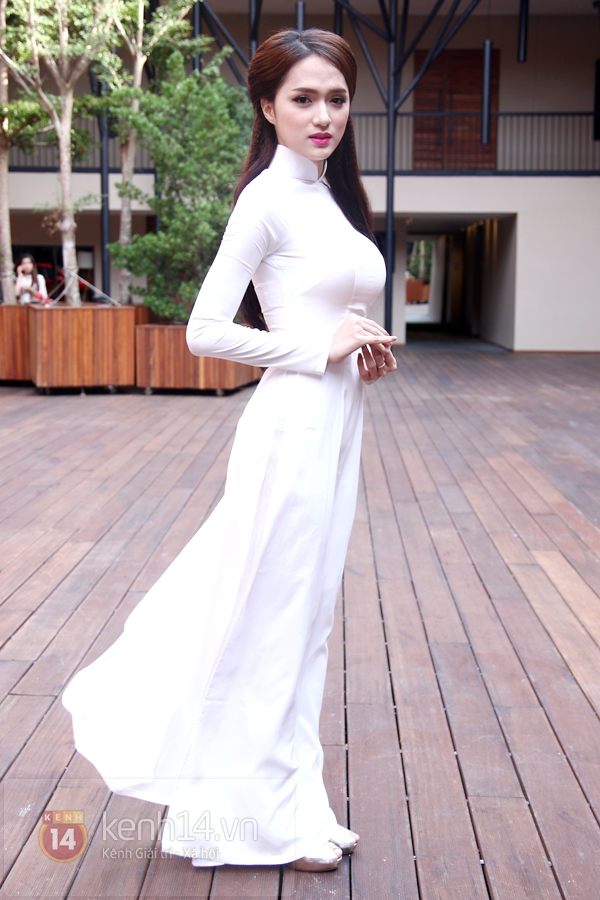 Angela Phương Trinh "giấu nghề" tại họp báo "Bước nhảy hoàn vũ" 22
