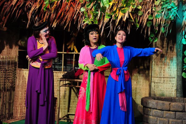 Khởi My "xử lý nhanh gọn" ông bầu dê xồm Trấn Thành 6