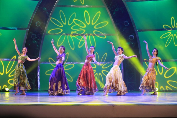 SYTYCD: Lê Hoàng nhiều lần "tỏ tình" với Trấn Thành 18