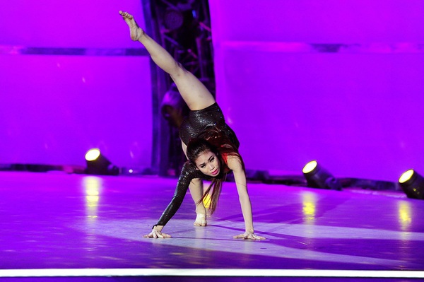 SYTYCD: 2 thí sinh hot "hôn nhau" trên sân khấu 14