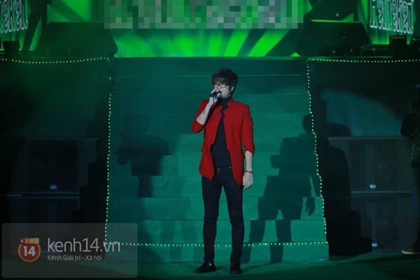 H&agrave; Hồ, Sơn T&ugrave;ng M-TP "thắp s&aacute;ng" đ&ecirc;m giao thừa H&agrave; Nội 6